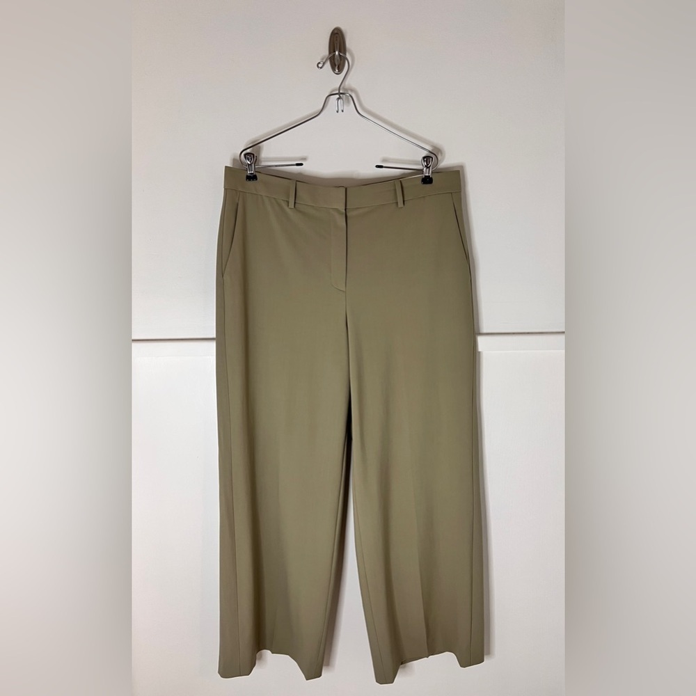 Theory Relaxed Pants in Stretch Wool Soft Sage